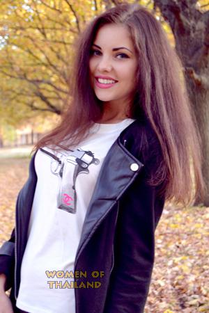 157587 - Yevhenia Age: 32 - Ukraine