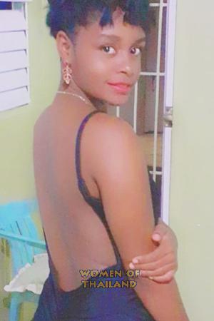 194982 - Nayely Age: 23 - Dominican Republic