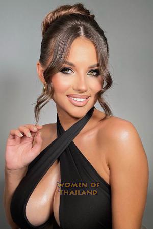 195710 - Karina Age: 26 - Russia