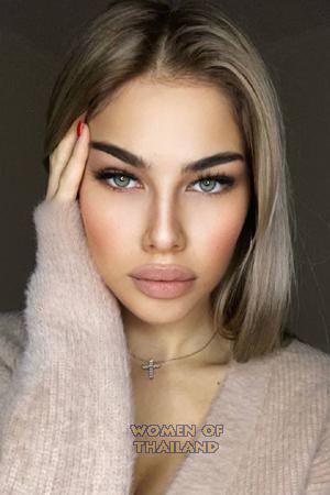 201232 - Karina Age: 20 - Russia