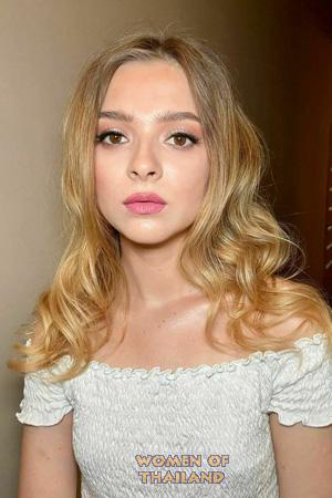 204549 - Diana Age: 24 - Ukraine