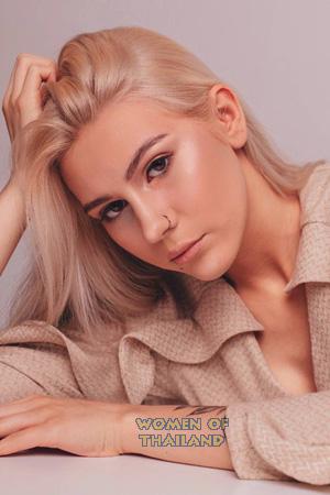 205656 - Regina Age: 23 - Russia