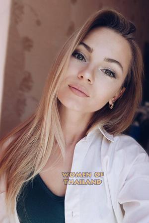 206071 - Alina Age: 29 - Russia