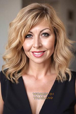 210657 - Julia Age: 50 - Norway