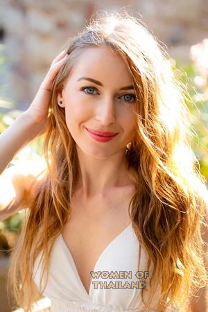 211336 - Ekaterina Age: 38 - Bulgaria