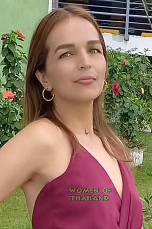 215386 - Jessica Age: 33 - Colombia