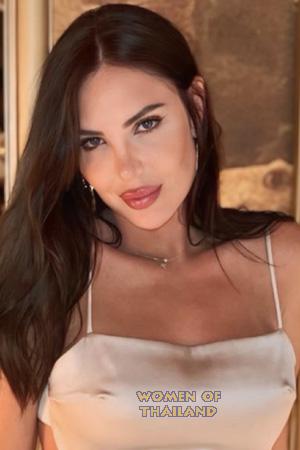 215867 - Anne-Laure Age: 30 - France