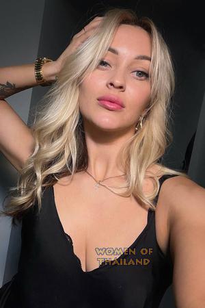 218221 - Mikaela Age: 33 - Ukraine