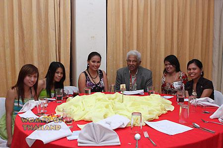 women-of-philippines-110