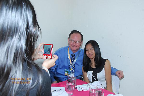 young-filipino-women-018